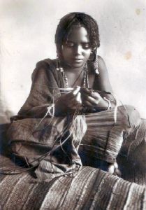Ragazza bilena (Eritrea, circa 1935)