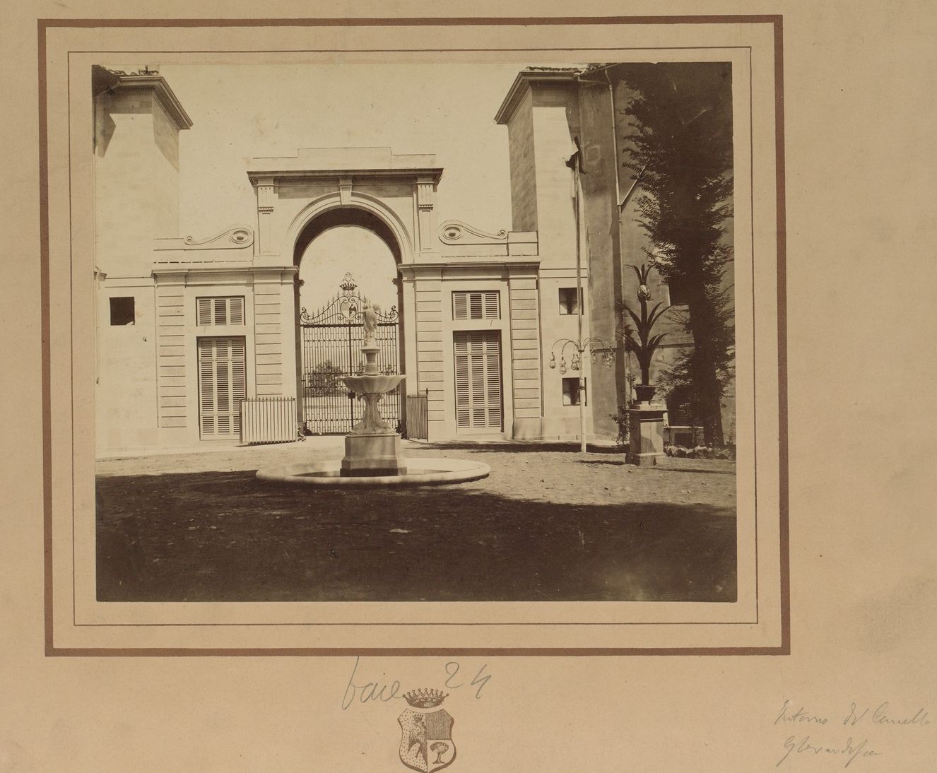 Fondo Poggi, Edifici annessi al Giardino della Gherardesca