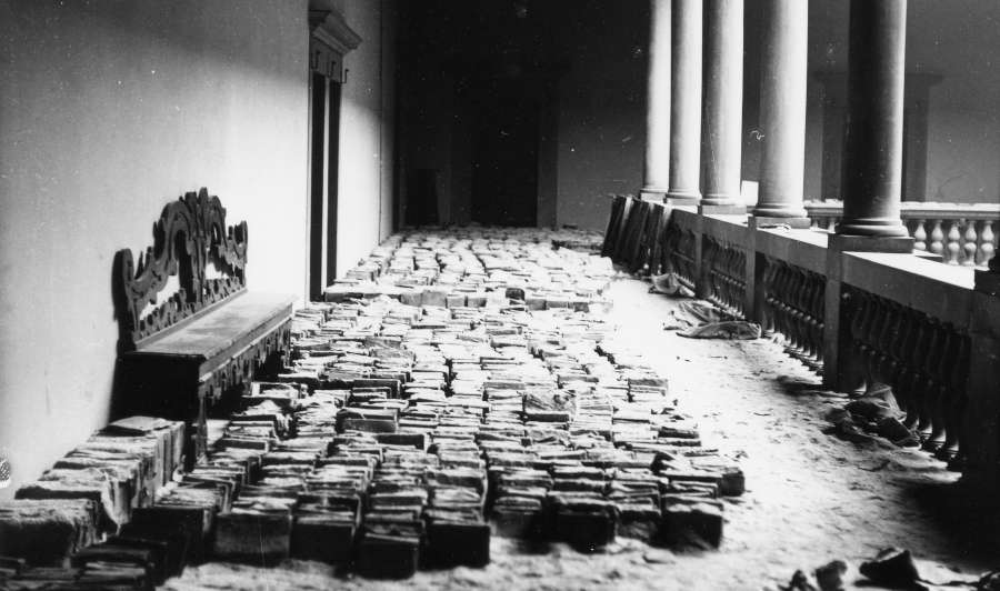 Flooded books from the Viesseux Library